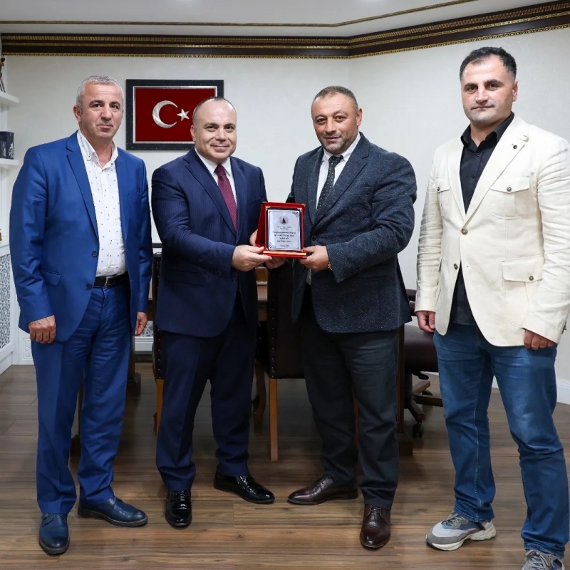 Artvin Valisi Cengiz Ünsal Karadeniz Artvinliler Dernekler Birliği Yönetim Kurulunu Kabul etti.