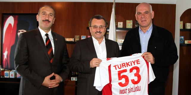 Hentbol Federasyonu Başkanı, Sütlüoğlu'nu ziyaret etti