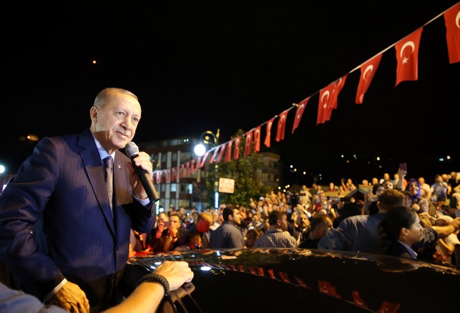 Cumhurbaşkanı Erdoğan: “Onların dolarları varsa bizim de halkımız var, hakkımız var, Allahımız var”