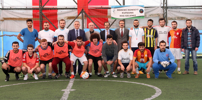 RTEÜ Öğrenci Konseyi Futbol Turnuvası başladı