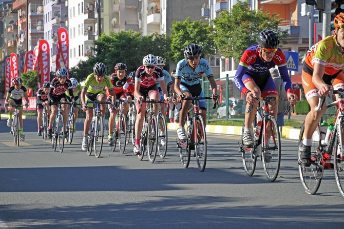 Karadeniz Kriteryum Yol Bisiklet Yarışları  Çayeli'nde Yapıldı 