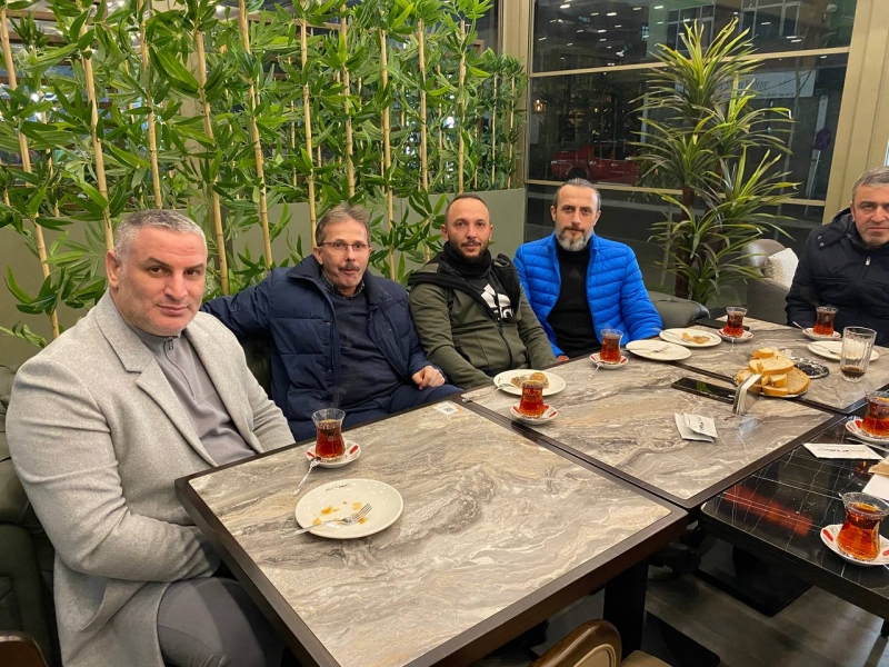 Kopuzlar Vakfı Veliköyspor Büykköyspor maçı öncesi yemekte bir araya geldi 