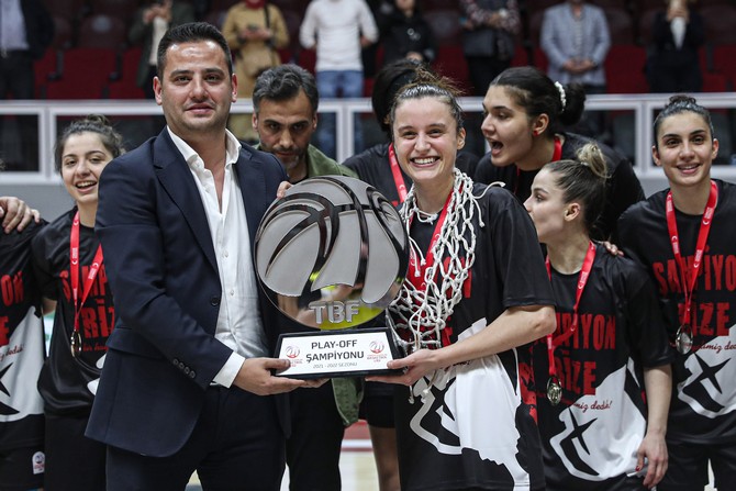 Rize Belediye Başkanı Metin’den Kadın Basketbol Takımına Kutlama