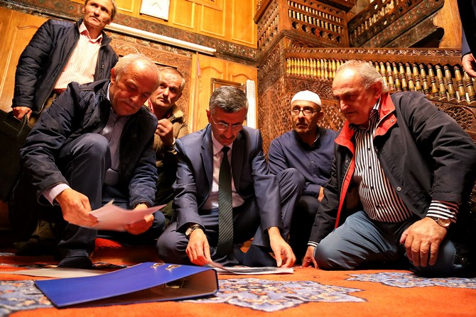 Rize Valisi Bektaş, 300 Yıllık Camide İncelemelerde Bulundu