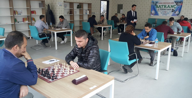 Satranç Turnuvası Velileri Yarıştı 