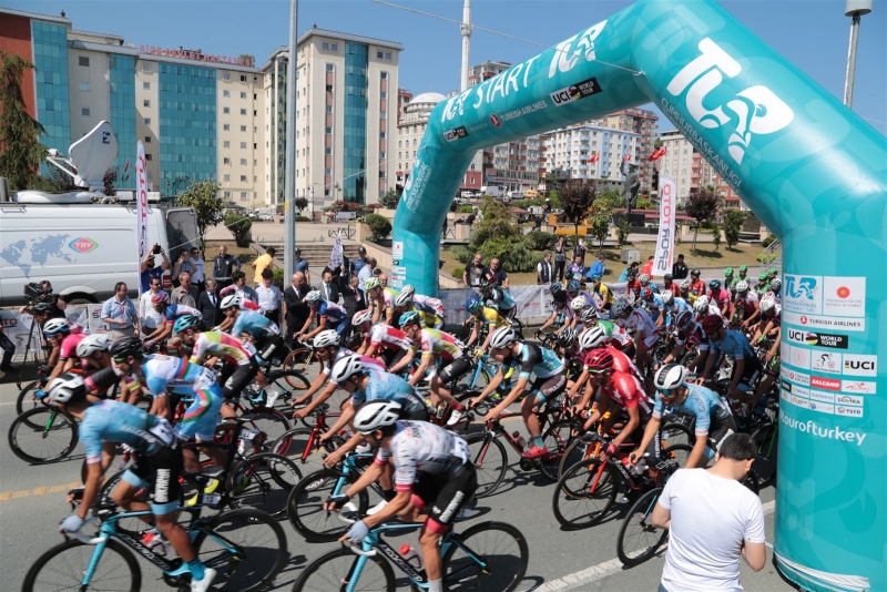 Uluslararası Yavuz Sultan Selim Karadeniz Bisiklet Turu Start Aldı