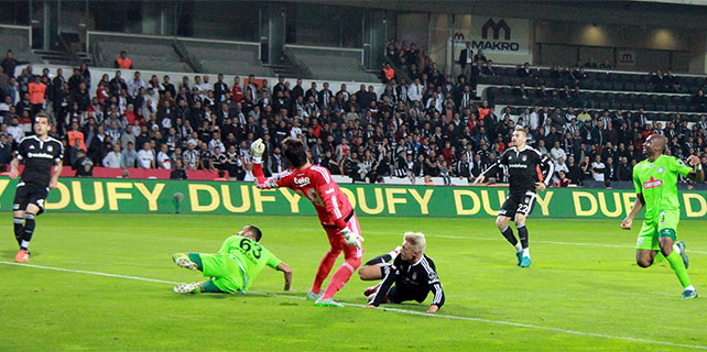 Çaykur Rizespor Beşiktaş'a direnemedi