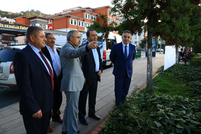 Müsteşar Aka, RTEÜ'nün Batı Park Projesini İnceledi