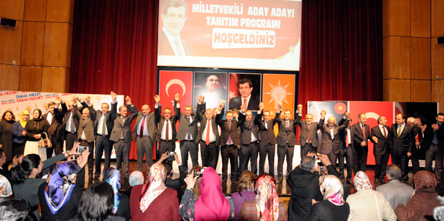 Ak Parti'nin aday adayları teşkilat sınavına çıktı