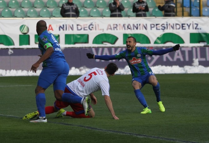 Spor Toto Süper Lig'in 19. haftasında Çaykur Rizespor, Kardemir Karabükspor'u 1-0 mağlup ederek 3 puana ulaştı.