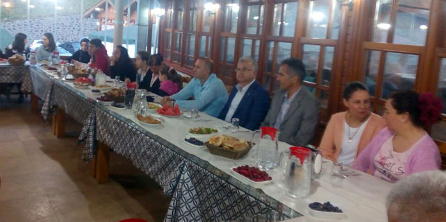 Rize'de Şehit Binbaşı Kulaksız'ın eşinden iftar yemeği