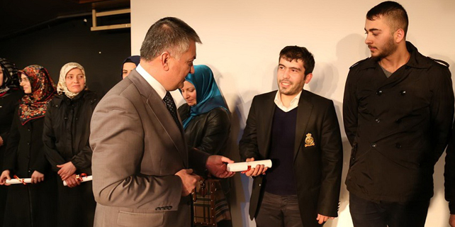 Rize'de Açık Öğretim Lisesi öğrencileri diplomalarını aldı