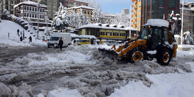 Rize'de okullarda kar tatili devam ediyor