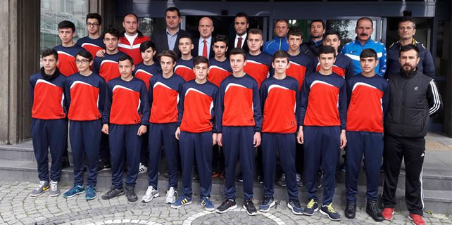 Rize Belediyespor U15 takımı Erzurum'a uğurlandı