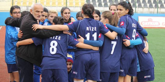 Rize Belediyesporlu Kızlar Devre arasına 6 golle girdi