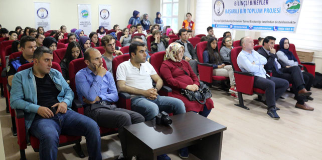Çayeli'nde gençlere Madde Bağımlılığı ile Mücadele semineri