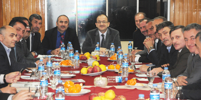 AK Partili Belediye Başkanları Güneysu'da toplandı