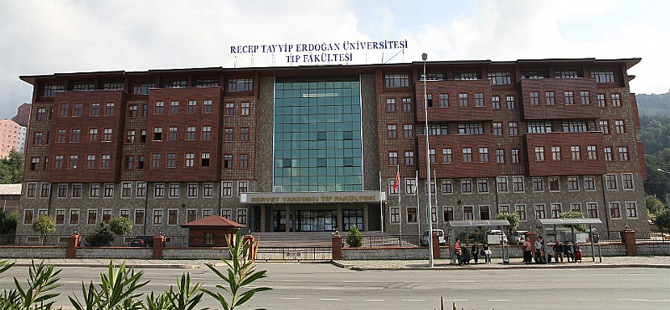 RTEÜ'de 22 Tıp Akademisyeni FETO’dan İhraç Edildi
