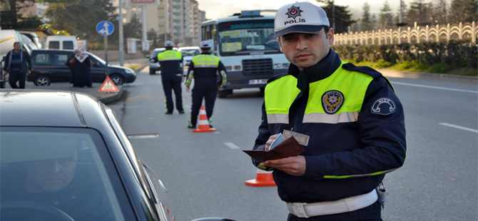 Rize'de çeşitli şubelerde görevli 420 polisin katılımıyla 