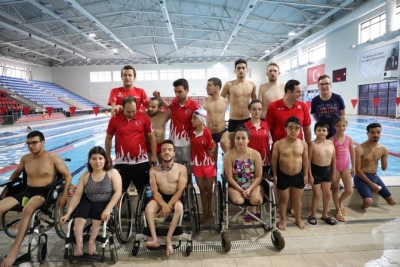 Bedensel Engelli Milli Yüzücüler Rize'de Güç Depoluyor