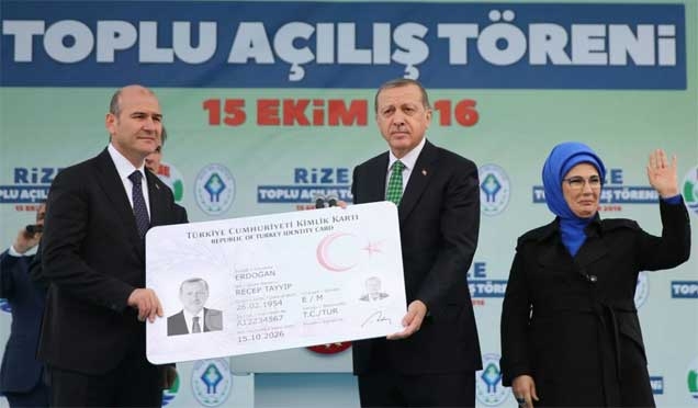 Cumhurbaşkanı Erdoğan çipli kimlik kartını Rize’de aldı