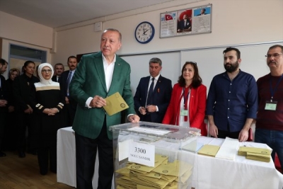 Cumhurbaşkanı Erdoğan, yerel seçim için oyunu verdi