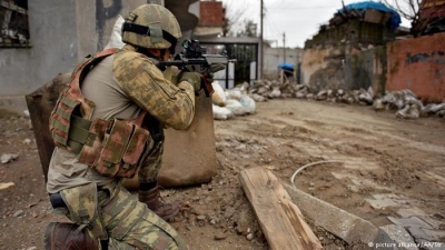 Diyarbakır'daki çatışmada 2 asker şehit oldu