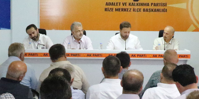 AK Parti Rize’de İlçe ve Belediye Başkanları toplandı