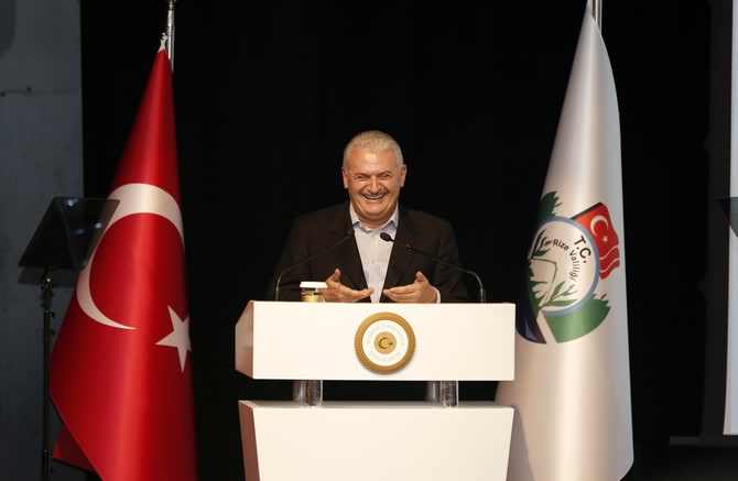 Başbakan Yıldırım: Rize Uşağını Alçaklara Teslim Etmemiştir. Recep Tayyip Erdoğan'ı Darbecilere Yedirmemiştir