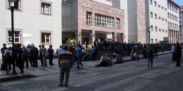 Rize'deki davada avukatlardan reddi hakim talebi