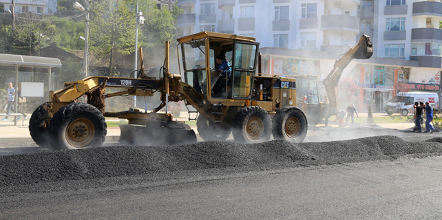 Rize'de bozuk mahalle yolları asfaltlanıyor