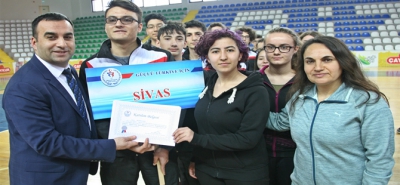 Gençler Kız-Erkek Bölgesel Eleme Yarışmaları Rize’de Başladı
