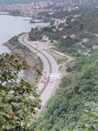 Karadeniz Sahil Yolu Kapatıldı Lpg Yüklü Tanker Tünel Duvarına Çarptı 
