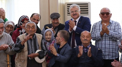Kasap'tan Dünya Yaşlılar Günü ziyareti