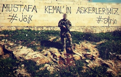 Raco'da 'Mustafa Kemal'in askerleriyiz' yazısı