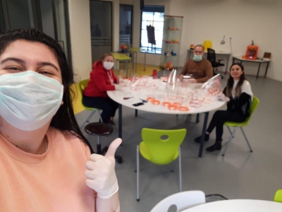 Rize Bahçeşehir koleji Sağlık Çalışanları için Siperlik Maske üretiyor 