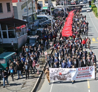 Rize'de Yüzlerce Genç Vefa Yürüyüşünde Bir Araya Geldi