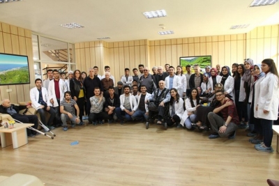 RTEÜ'lü Öğrencilerden Huzurevi Sakinlerine Fizik Tedavi Uygulaması Yapıldı