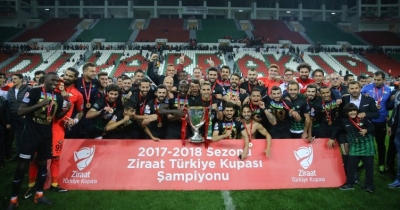 Süper Kupa finalini Cüneyt Çakır yönetecek