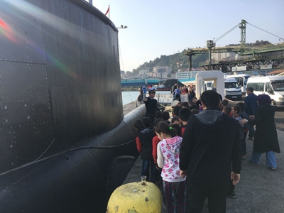 TCG Sakarya Denizaltısı Rize Limanına Geldi Ziyarete Açıldı 