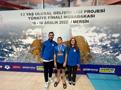 Yüzme Şampiyonasında Eymen Kopuz'dan Altın Madalya
